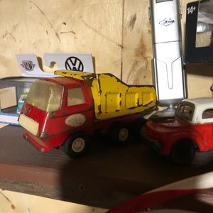 Old Tonka truck .Decent shape,it’s an antique.